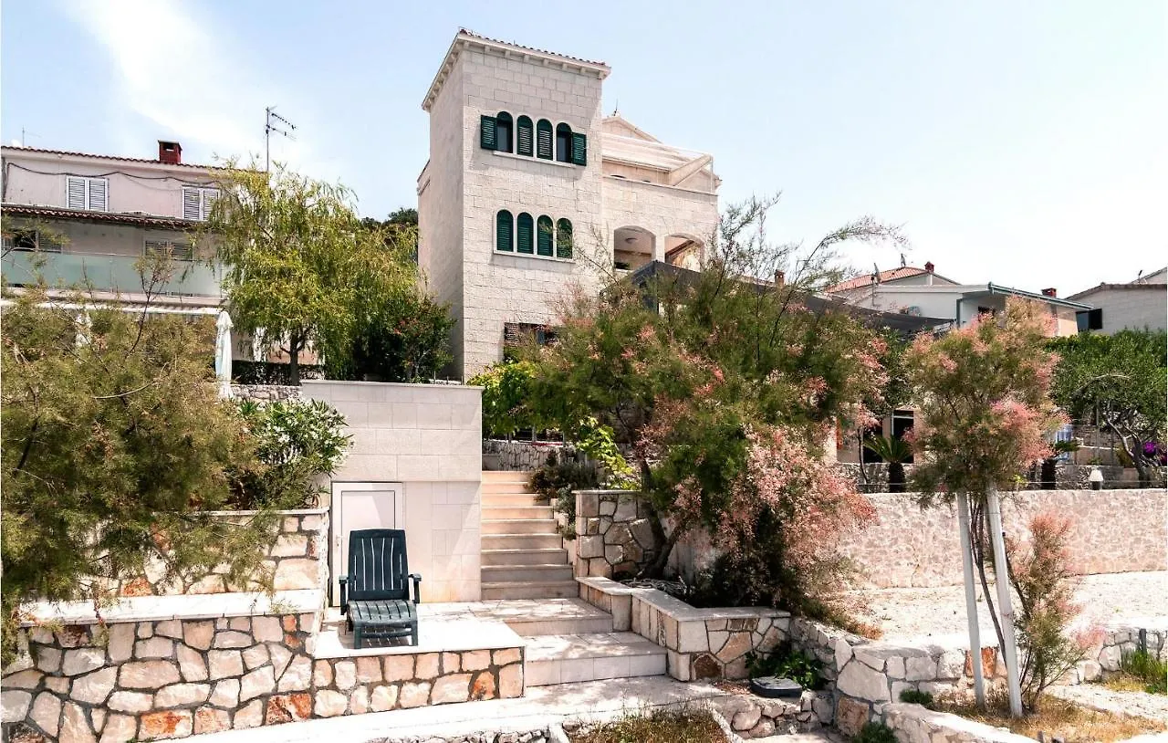 Beautiful Apartment In Okrug Donji With Wifi Donji Okrug   Donji Okrug (Ciovo)