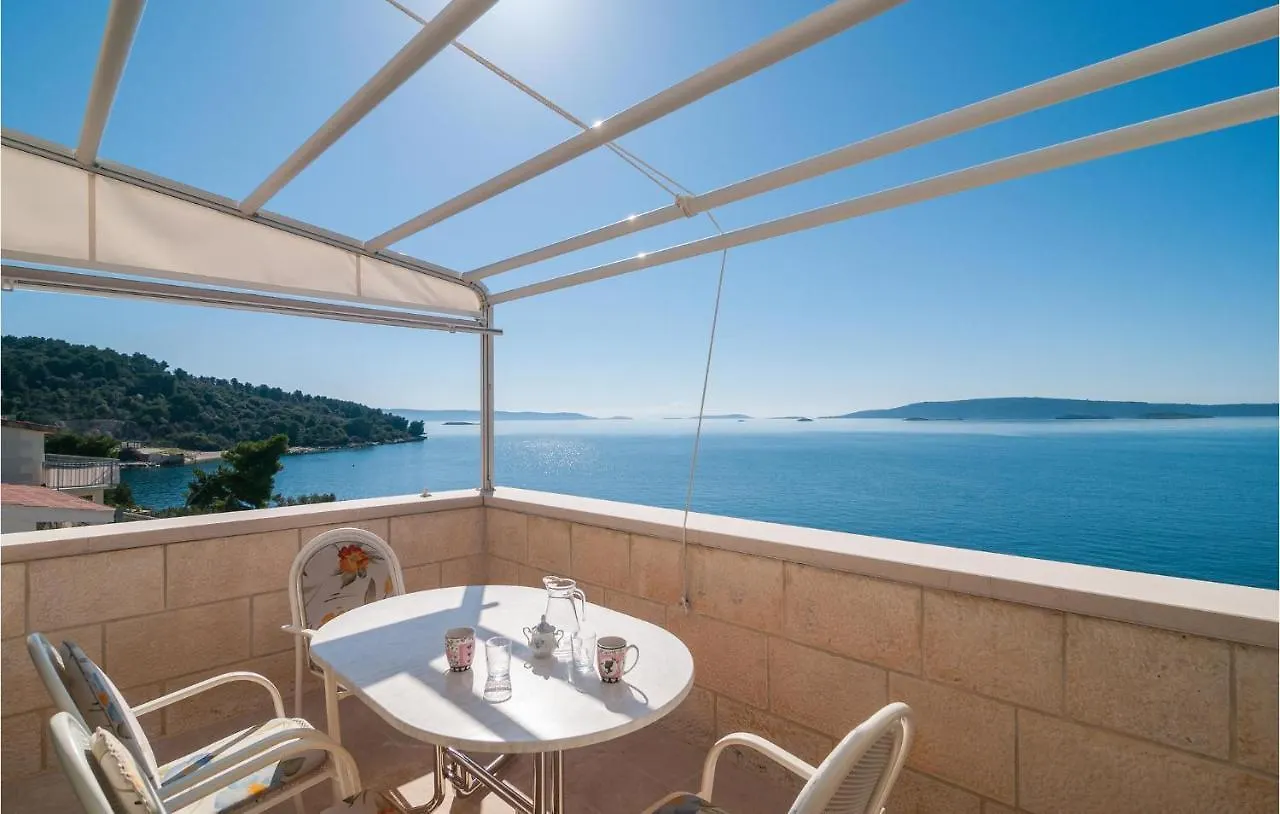 Beautiful Apartment In Okrug Donji With Wifi Donji Okrug  0*, Donji Okrug (Ciovo)
