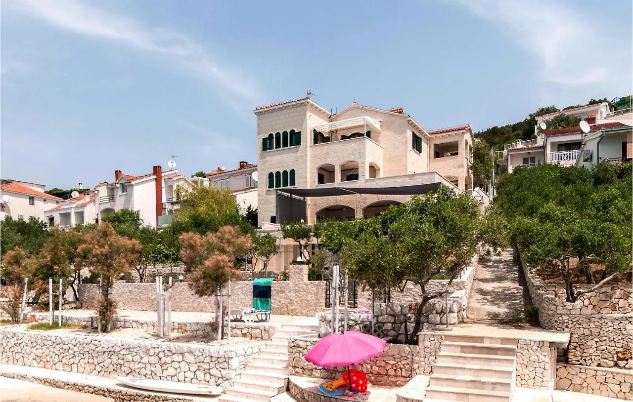 Beautiful Apartment In Okrug Donji With Wifi Donji Okrug  Donji Okrug (Ciovo)