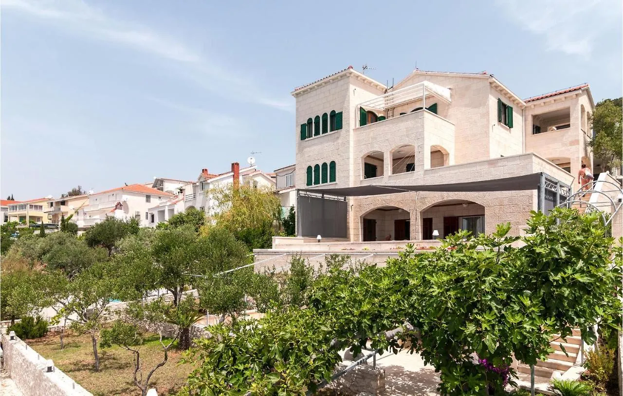 Beautiful Apartment In Okrug Donji With Wifi Donji Okrug  0*, Donji Okrug (Ciovo)