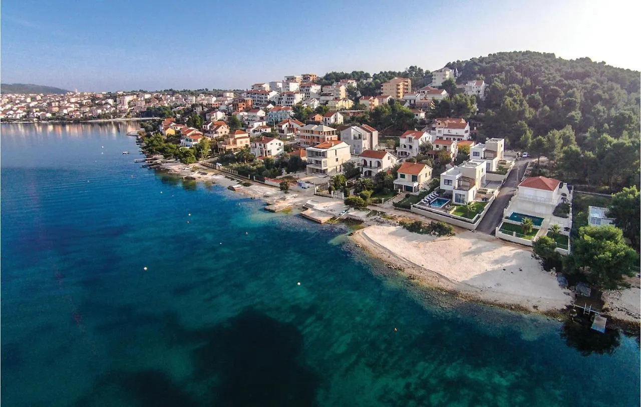 Beautiful Apartment In Okrug Donji With Wifi Donji Okrug  0*, Donji Okrug (Ciovo) Croatia